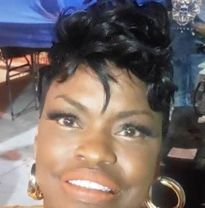 Meet your Posher, Lanita